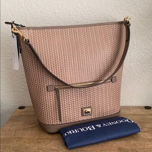 👜Dooney & Bourke Shoulder Tote 👜 Woven leather